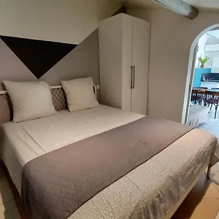 Maison Saint Clair Lavandou 2 A 4 Personnes Holiday home Le Lavandou