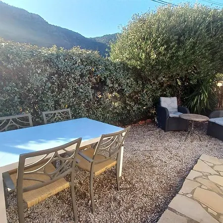 Maison Saint Clair Lavandou 2 A 4 Personnes * Le Lavandou